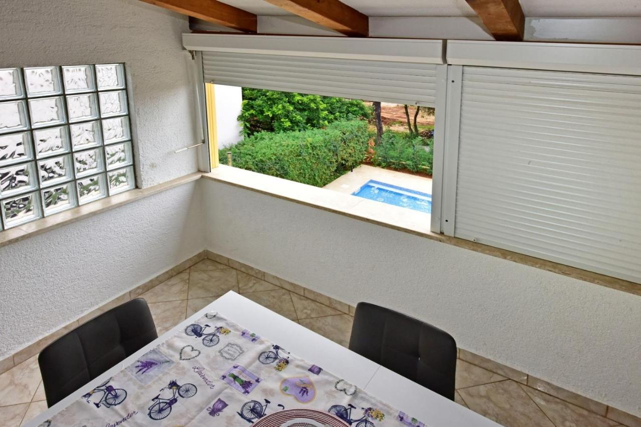 Apartments House Anna For Max 13 Persons In Porec, Pet Friendly Extérieur photo