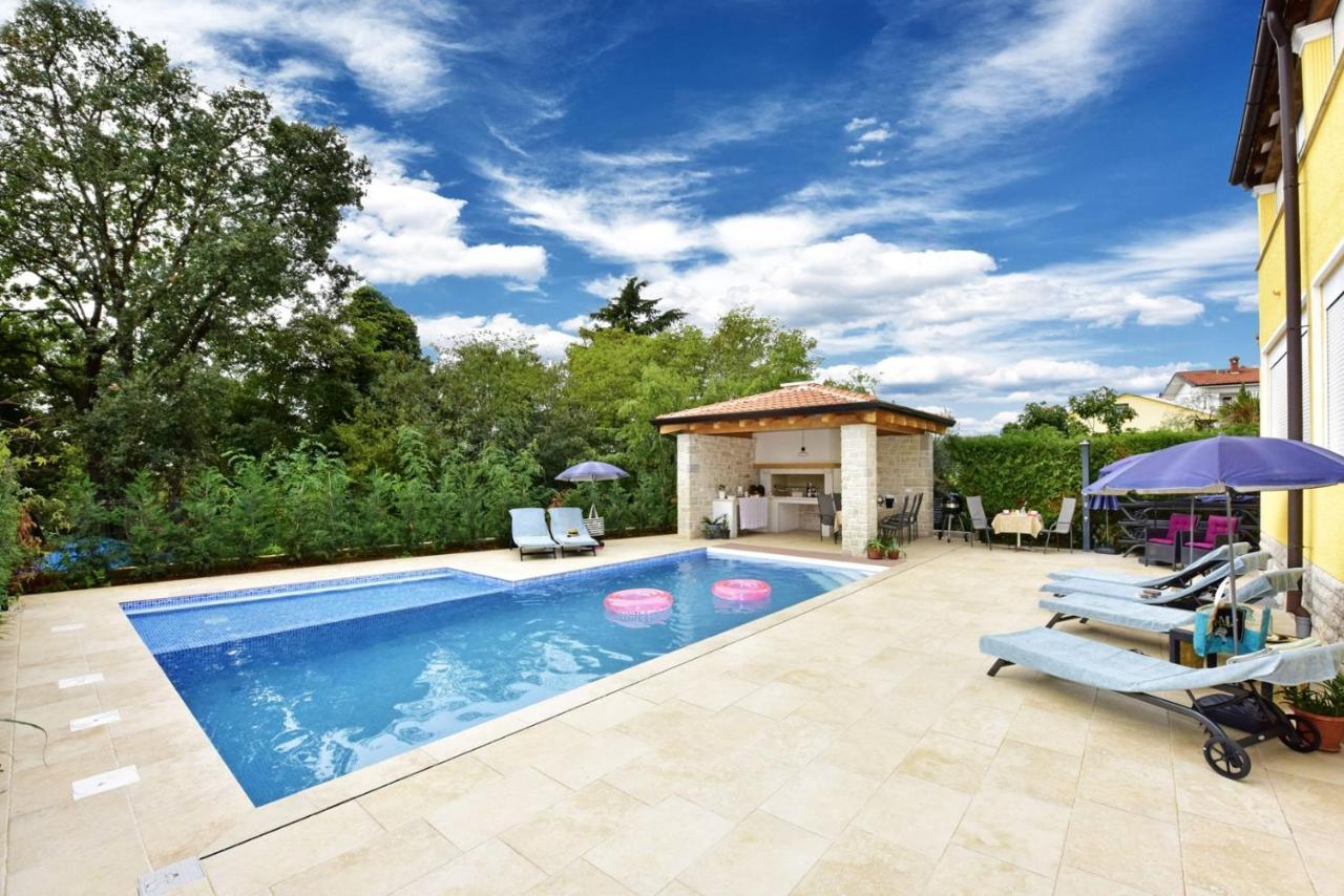 Apartments House Anna For Max 13 Persons In Porec, Pet Friendly Extérieur photo