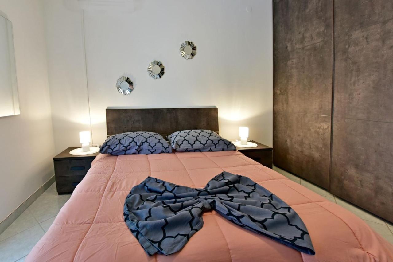 Apartments House Anna For Max 13 Persons In Porec, Pet Friendly Extérieur photo